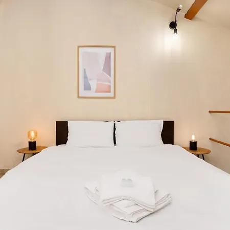 Cozy Nest Charming Loft In The Heart Of Apartmán Varna