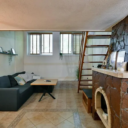 Apartment Cozy Nest Charming Loft In The Heart Of Warna